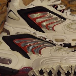 Everlast walking athletic shoes